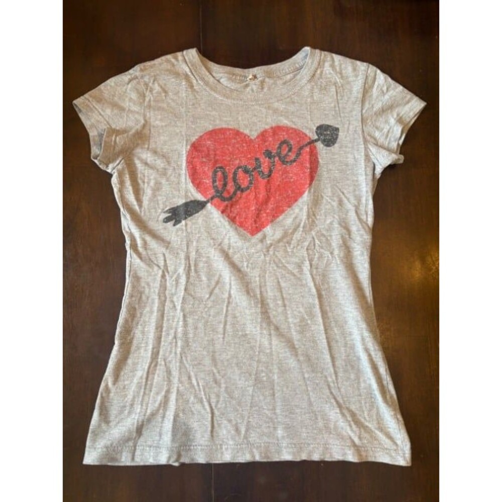 Juniors small scoopneck graphic tee heart love arrow fitted cotton blend